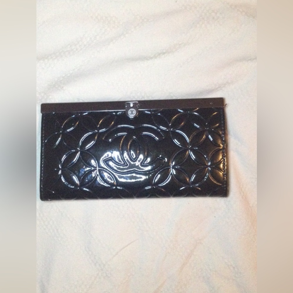 Black wallet